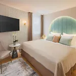 Lotus Therme & Hotel