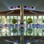 Lotus Therme & מלון 5*