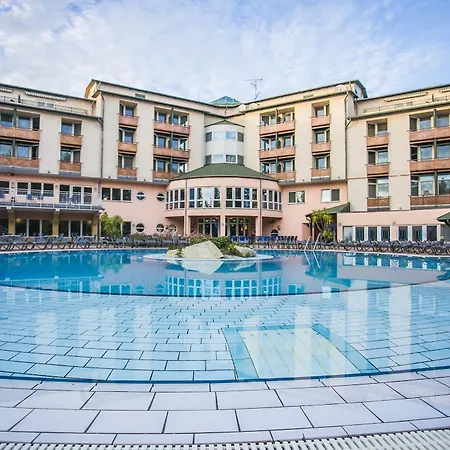 Lotus Therme & Hotel