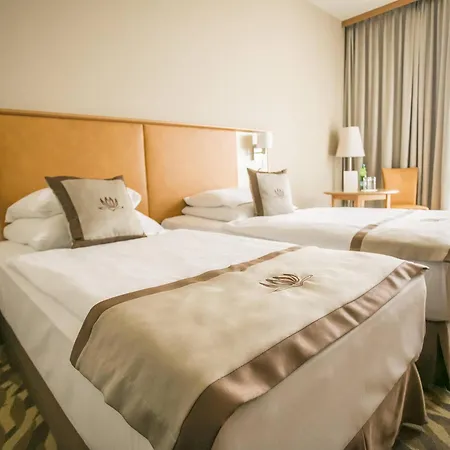 Lotus Therme & 5*