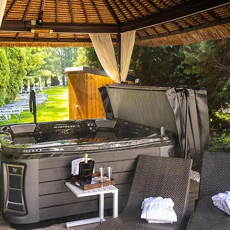 Lotus Therme & Hotel 5*