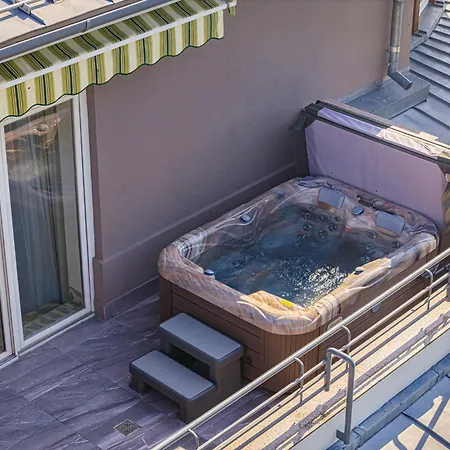 Lotus Therme & Heviz