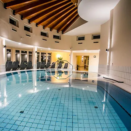 Lotus Therme & Heviz