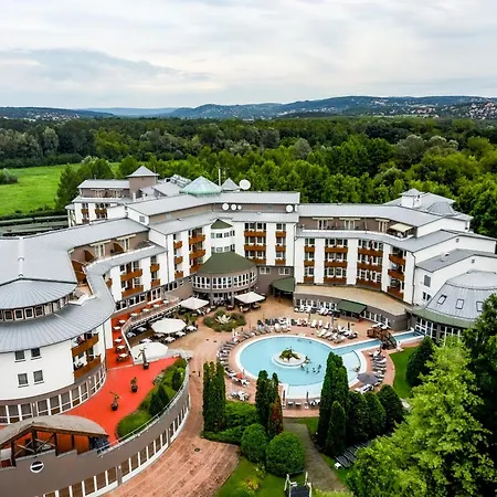 Lotus Therme & Heviz
