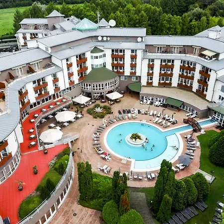 Lotus Therme & Heviz