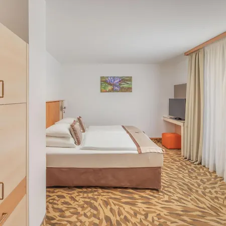 Hotel Lotus Therme &
