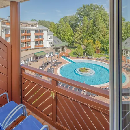 Lotus Therme & Heviz