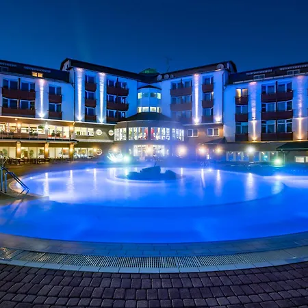 Lotus Therme & Hotel