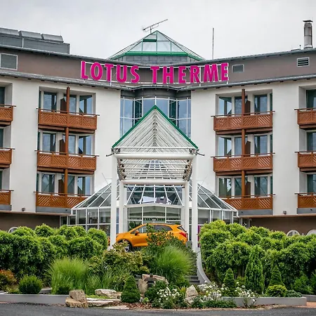 Hotel Lotus Therme & 5*