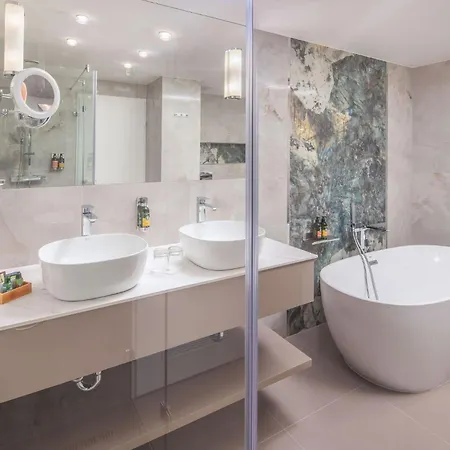 Lotus Therme &