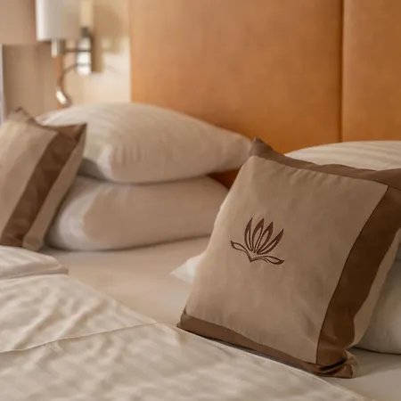 Lotus Therme & Hotel