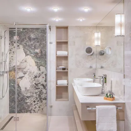 Hotel Lotus Therme &
