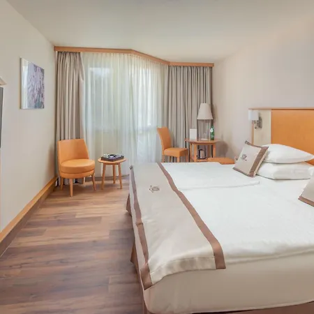 Hotel Lotus Therme & 5*
