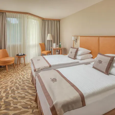 Hotel Lotus Therme &