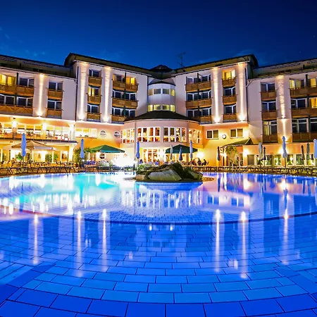 Lotus Therme & Hotel 5*