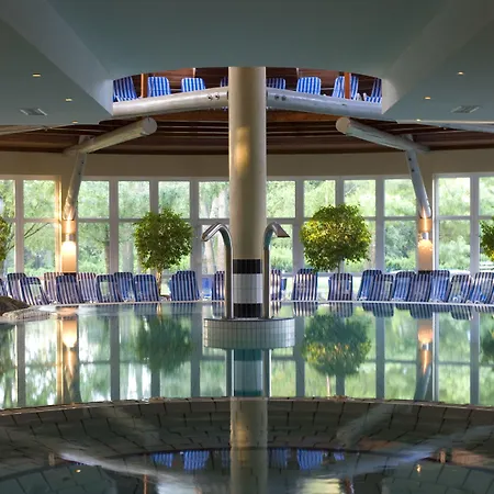 Lotus Therme & מלון 5*