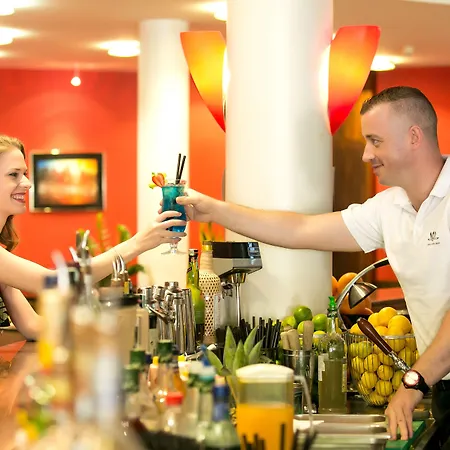 Lotus Therme & מלון