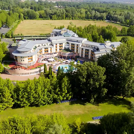 מלון Lotus Therme &