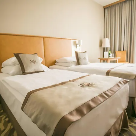 Lotus Therme & 5* Hévíz