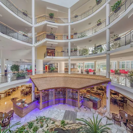 Hotell Lotus Therme &