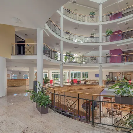 Hotell Lotus Therme &