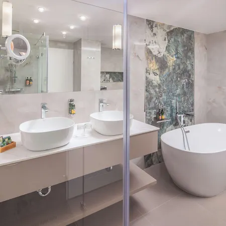 Lotus Therme & 5*