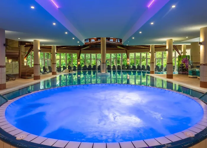 Lotus Therme & Hotel