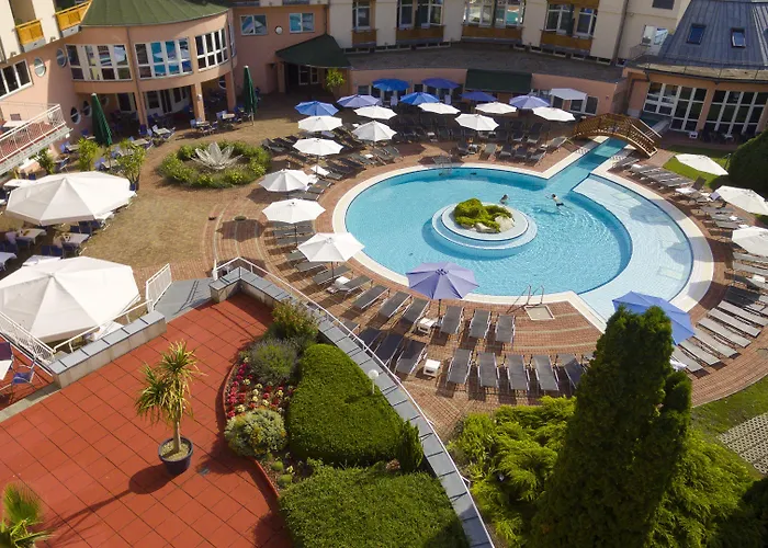 Lotus Therme & Hotel